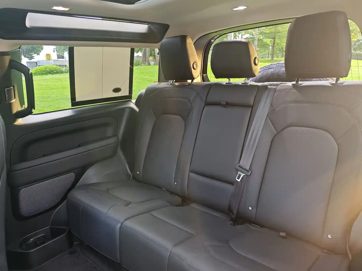 Land Rover Defender 2024 90 3.0T P400 HSE фото 7