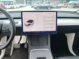 Photo 13 - Tesla Model Y