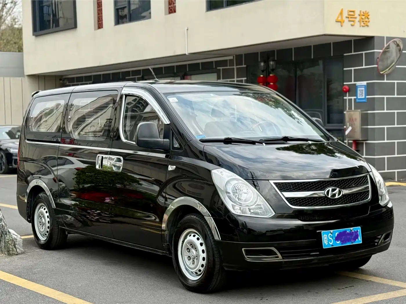 Hyundai H-1 Grand Starex 2011 2.4L Luxury Edition фото 3