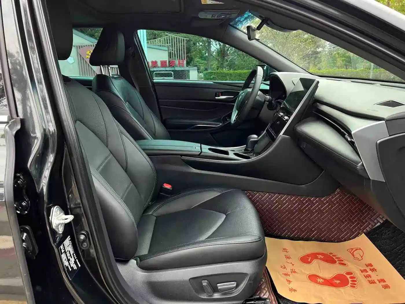 Toyota Avalon 2023 Hybrid 2.5L Luxury Edition фото 8