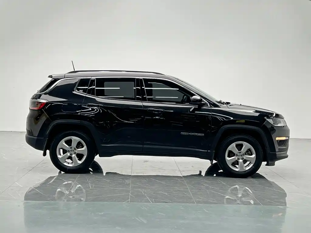 Фото 7 - Jeep Compass