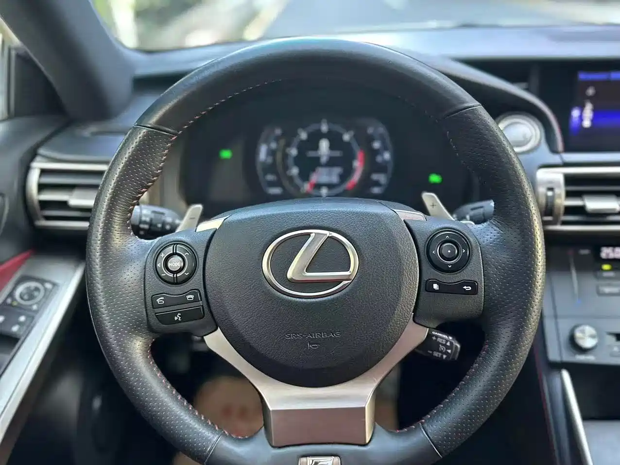 Photo 7 - Lexus IS