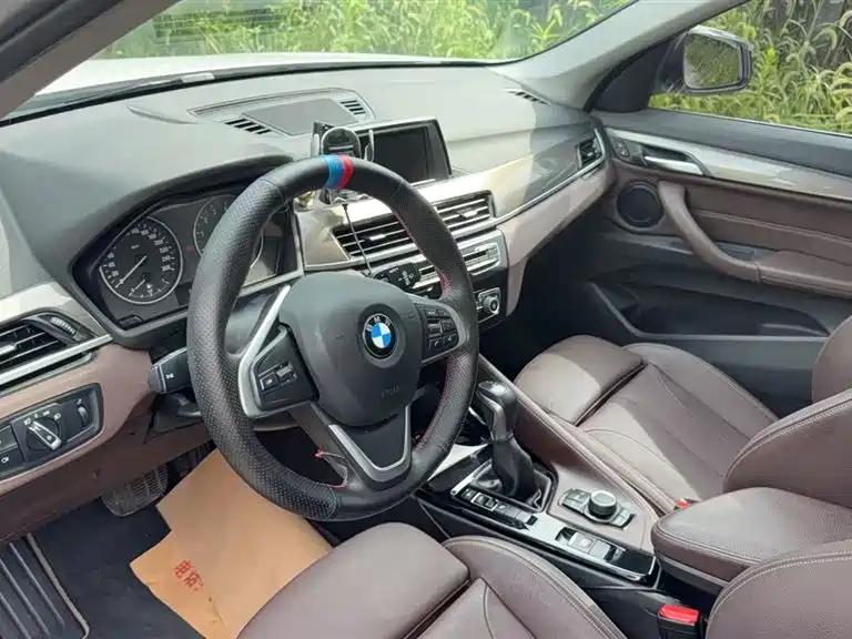 BMW X1 2016 sDrive18Li Luxury Model фото 4