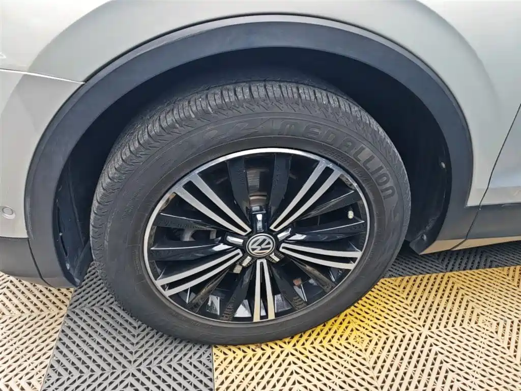 Volkswagen Tiguan L 2017 330TSI Automatic 2WD Flagship Edition фото 23