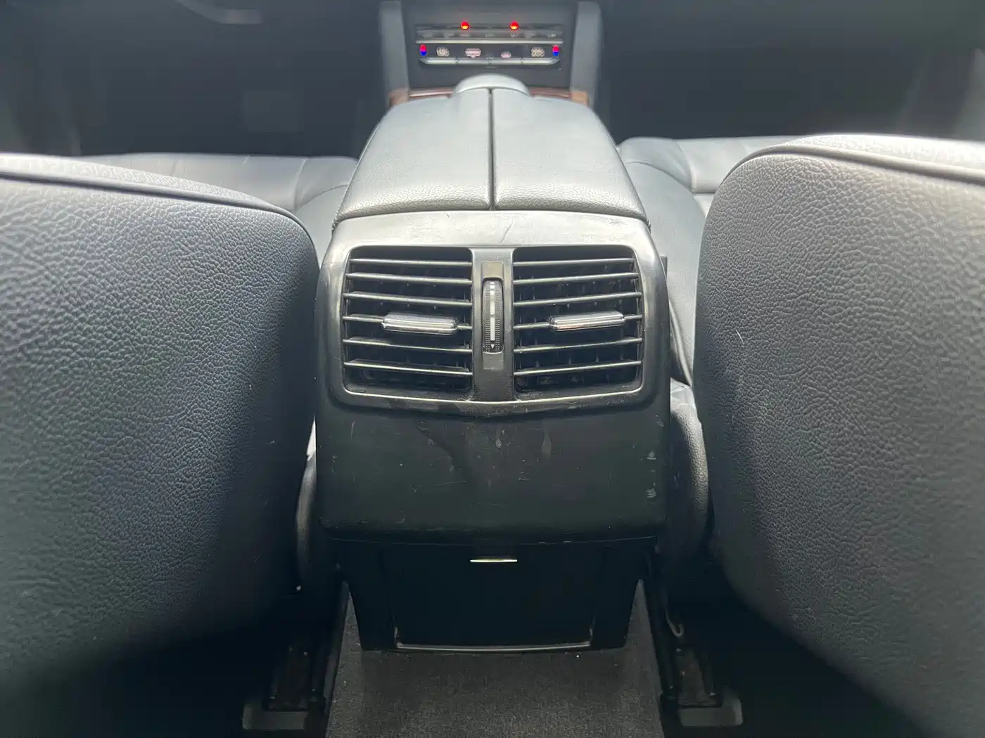 Mercedes-Benz E-Class 2015 E 260 L фото 24
