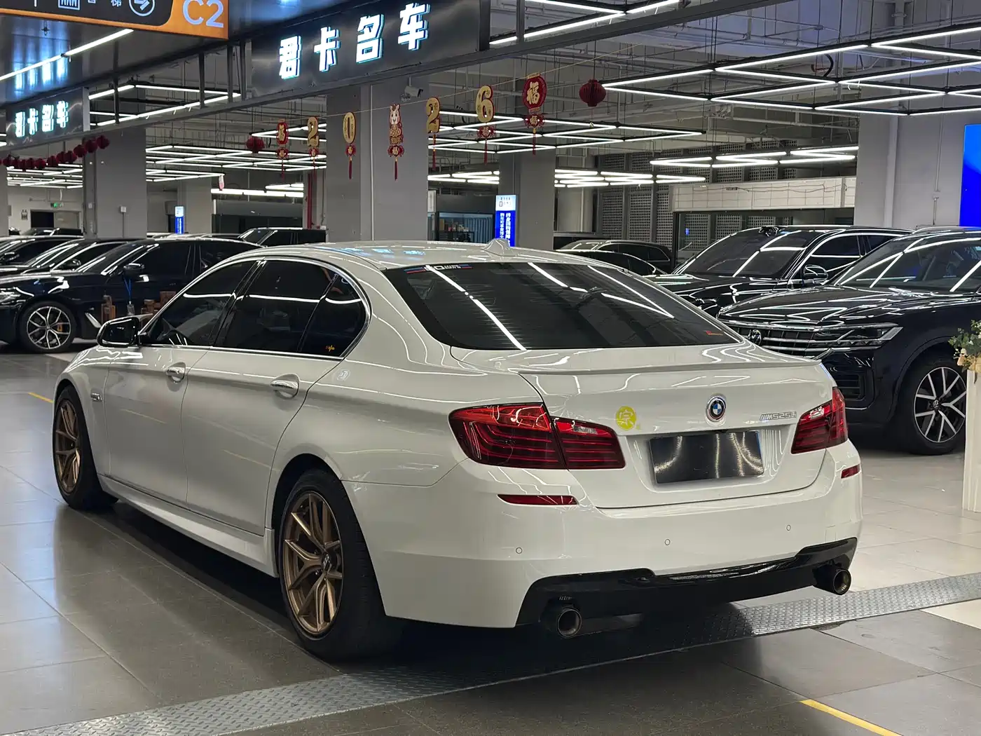 BMW 5 Series 2014 525Li Luxury Design Package фото 4