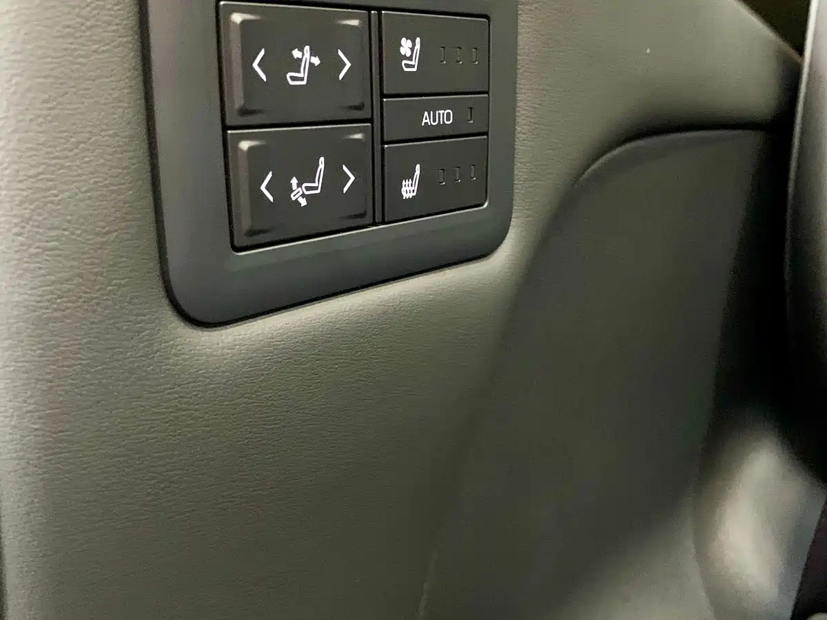 Фото 22 - Toyota Alphard