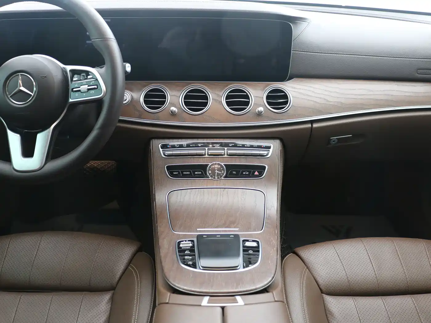 Mercedes-Benz E-Class 2019 E 200 L фото 8