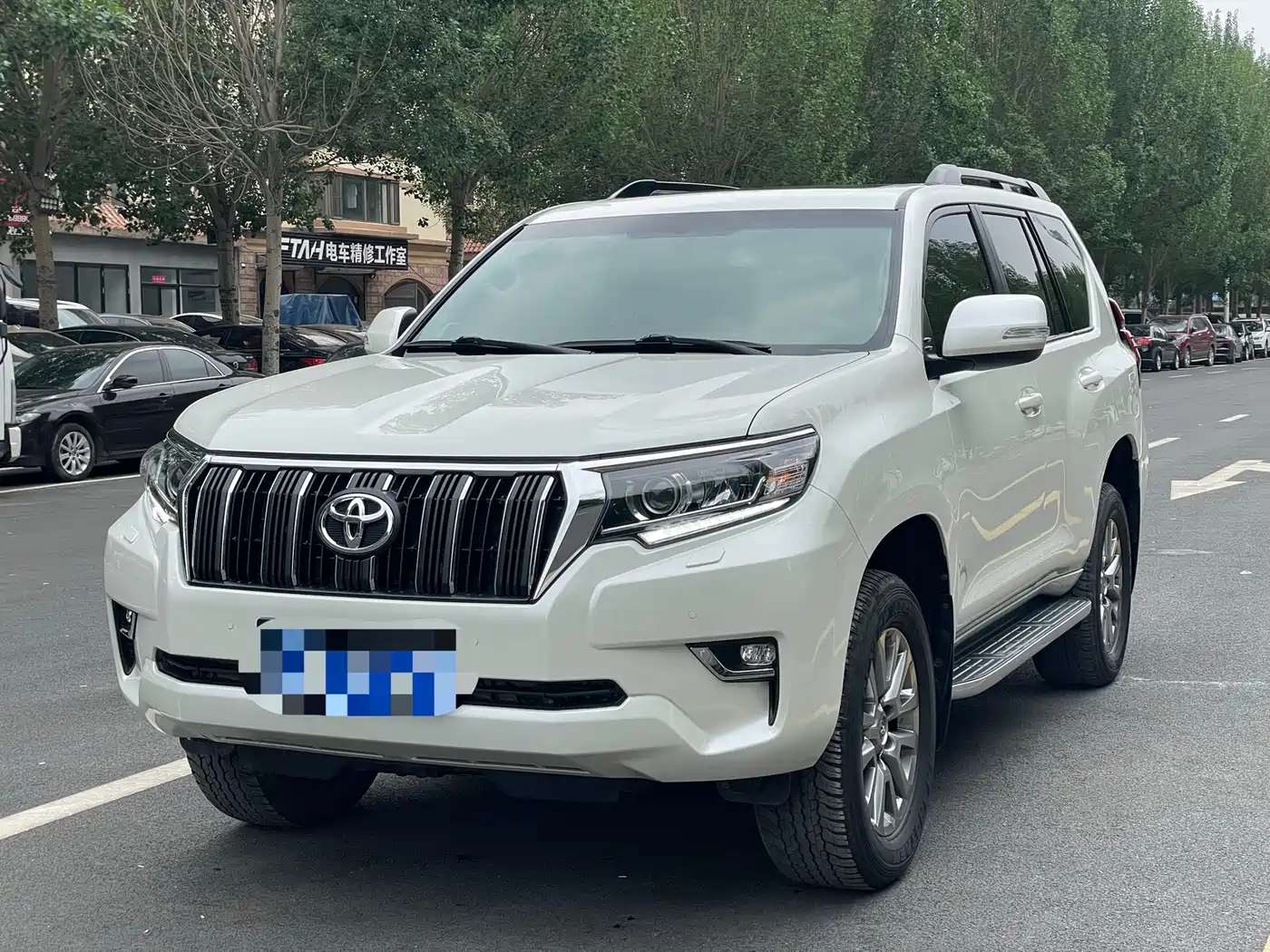 Toyota Prado 2018 3.5L Automatic TX-L NAVI Rear-mounted Spare Tire