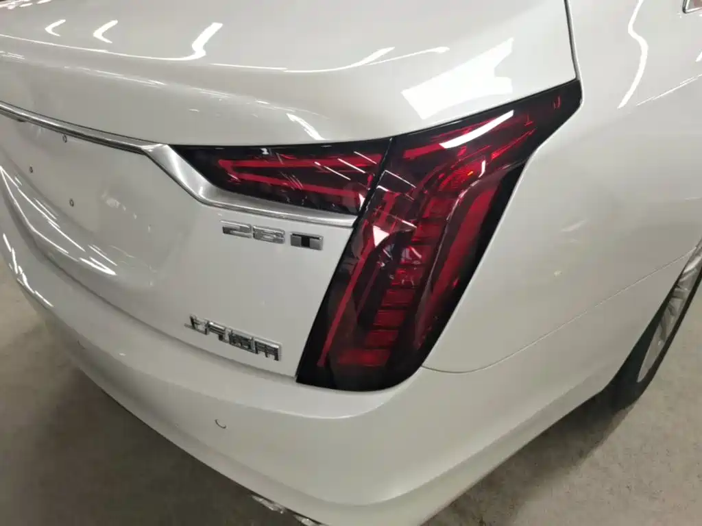 Фото 8 - Cadillac CT6