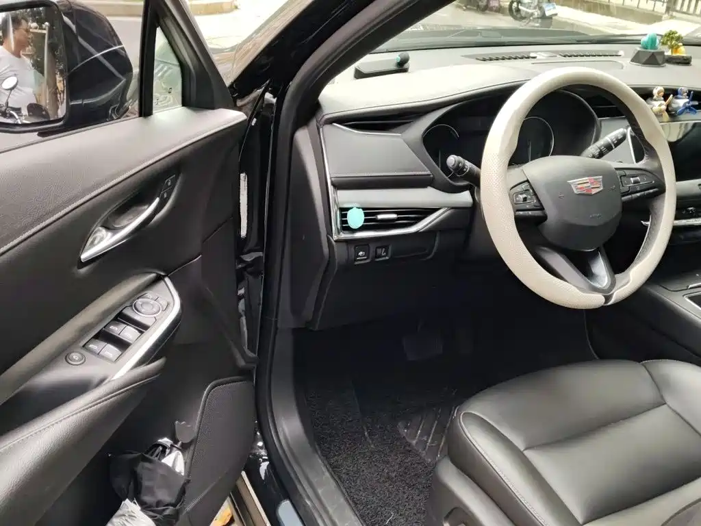 Cadillac XT4 2019 2018 28T FWD Leading Edition