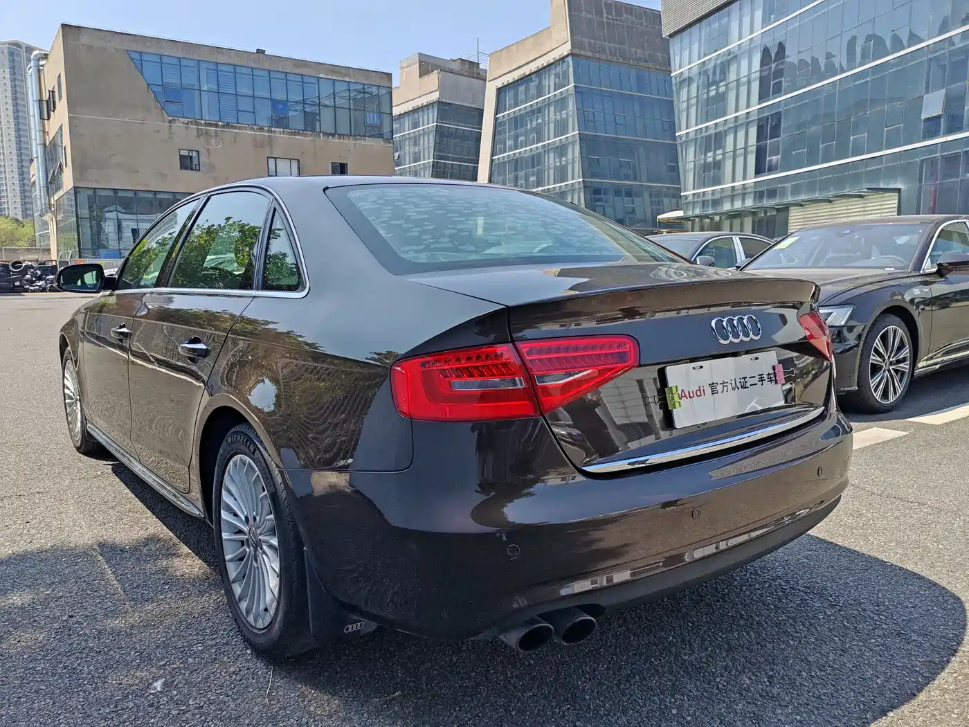 Audi A4L 2016 35 TFSI Collector's Edition S line Comfort фото 7