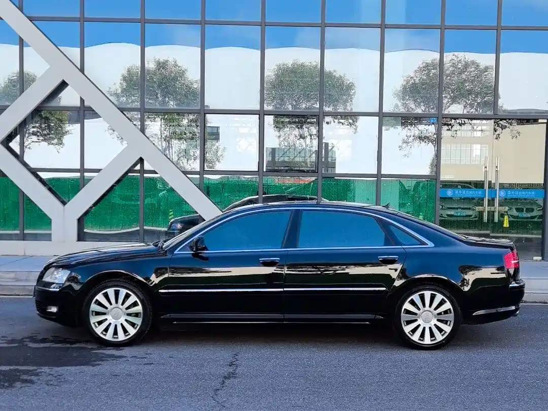 Audi A8 2009 Audi A8L 4.2 FSI quattro Premium фото 3