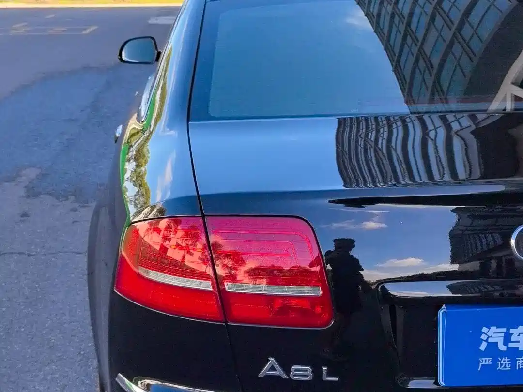 Audi A8 2009 Audi A8L 4.2 FSI quattro Premium фото 6