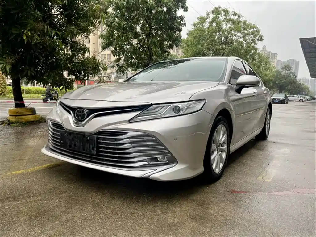 Toyota Camry 2018 2.0G Luxury Edition фото 2