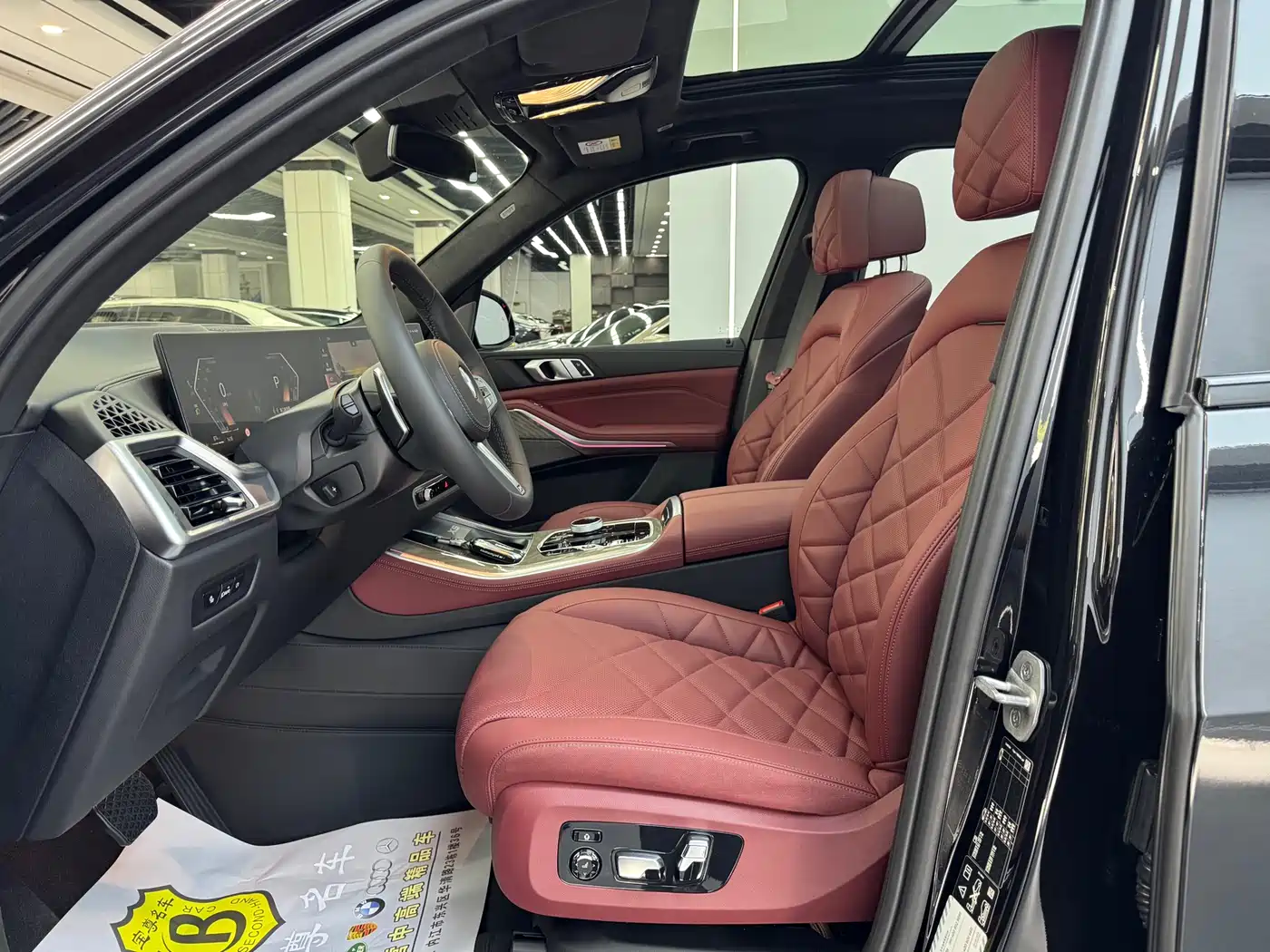 BMW X5 2026 xDrive 40Li M Sport Night Edition Package фото 7