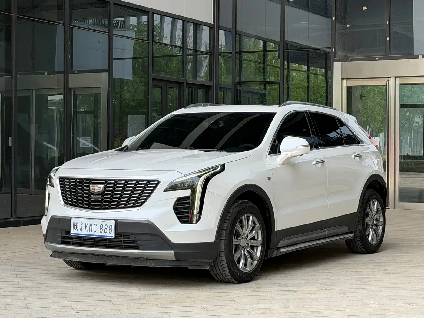 Cadillac XT4 2021 28T FWD Premium Edition