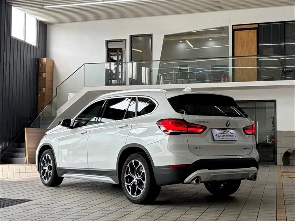 BMW X1 2022 sDrive20Li Premium фото 4