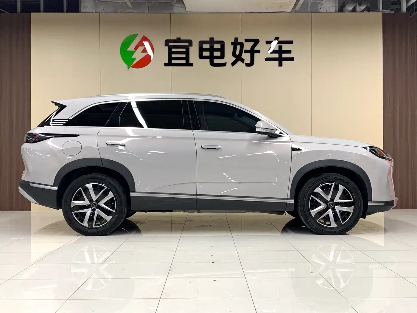 BYD Hai Shi 07 DM-i 2025 150 Pilot+ Edition фото 4