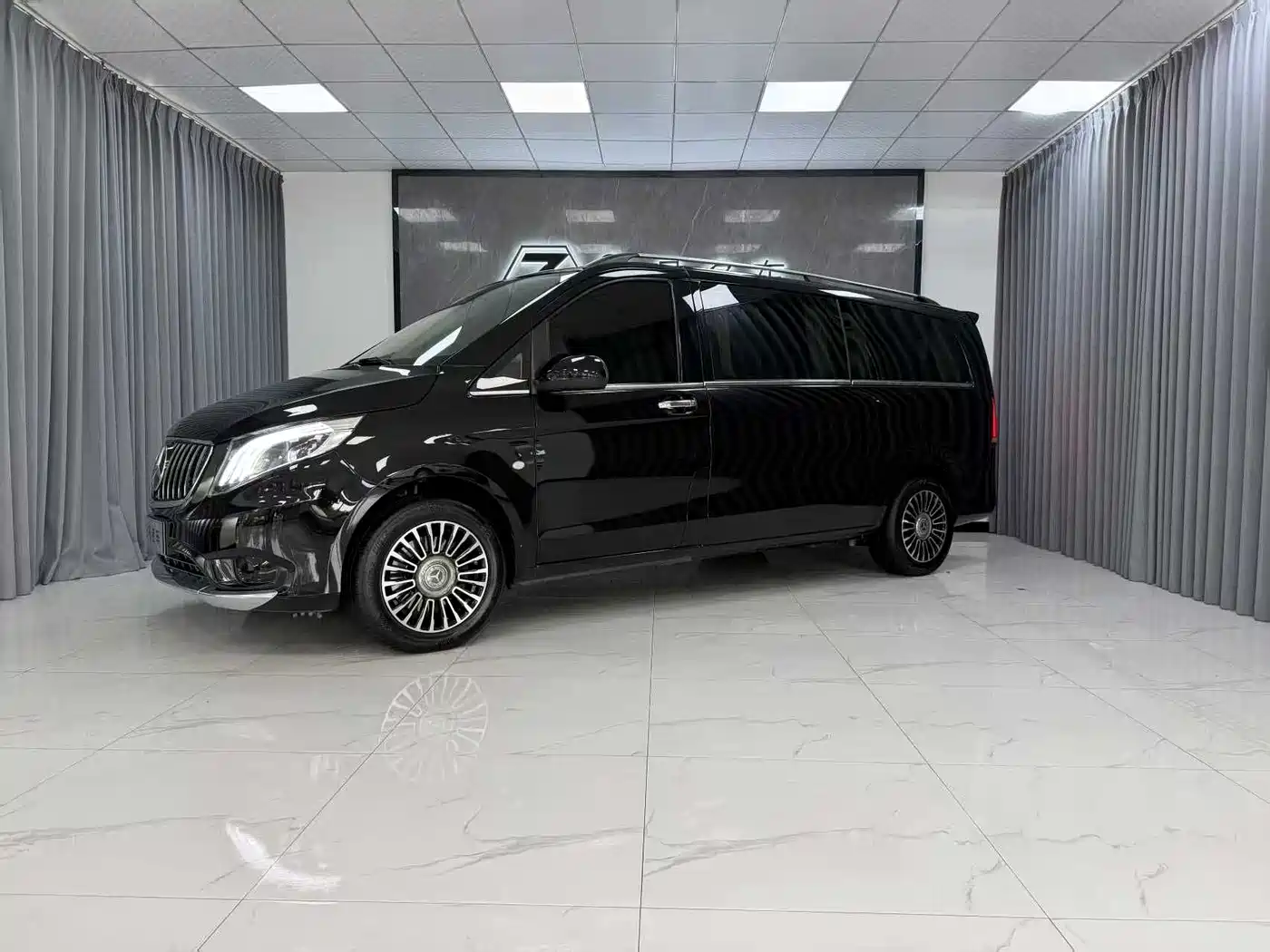 Mercedes-Benz Vito 2021 2.0T Elite 7-Seater фото 4