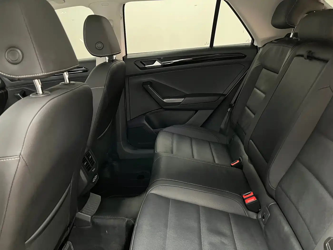 VOLKSWAGEN T ROC EXPLORING SONGS