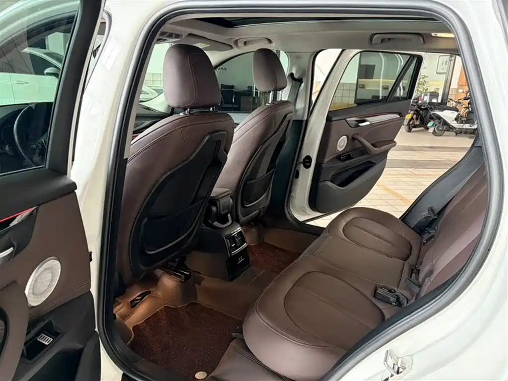 BMW X1 2022 sDrive20Li Premium фото 15