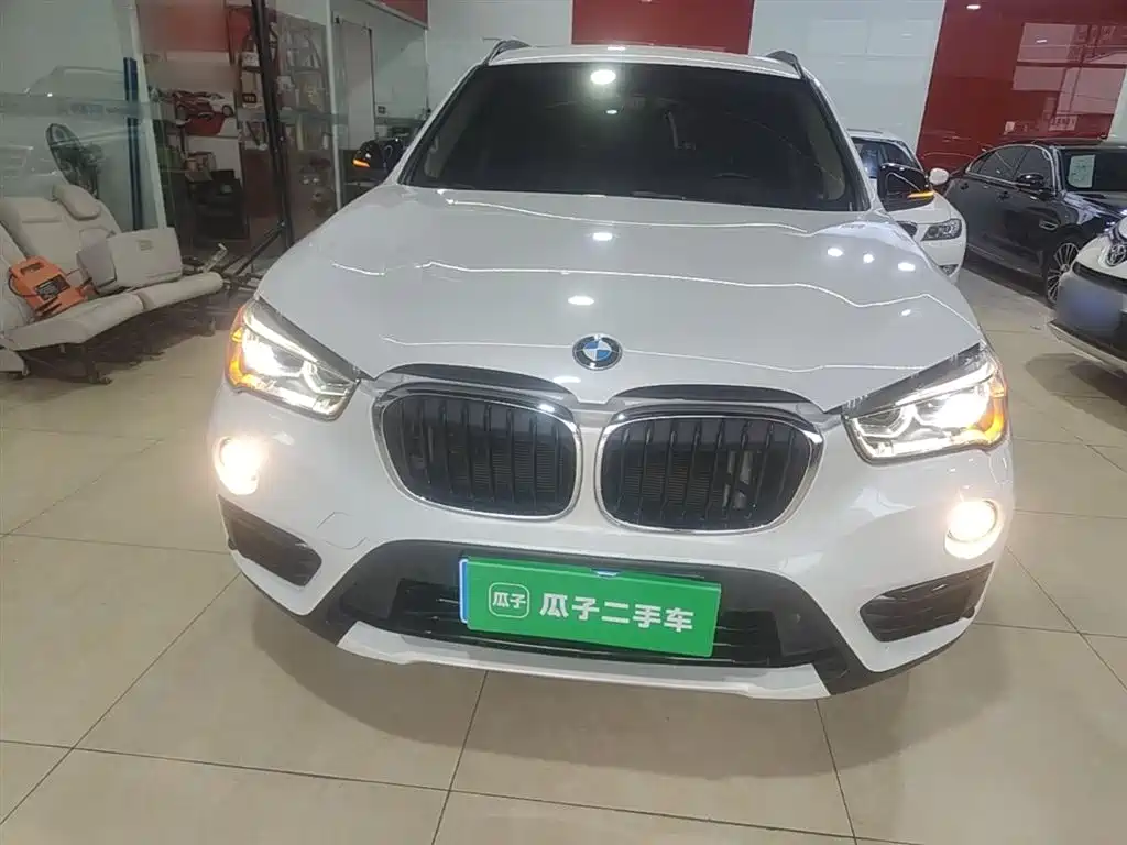 BMW X1 2016 sDrive20Li Luxury Model фото 3