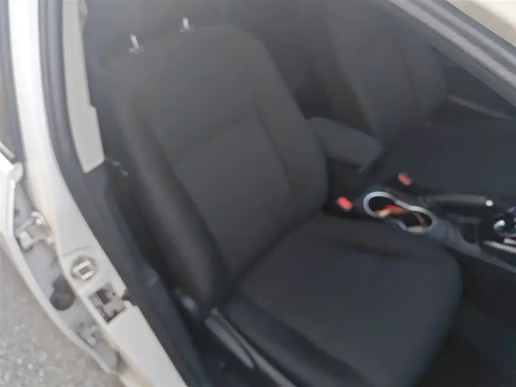 Toyota Levin Twin Engine E+ 2019 1.8PH GS E-CVT Elite Sunroof Edition фото 4
