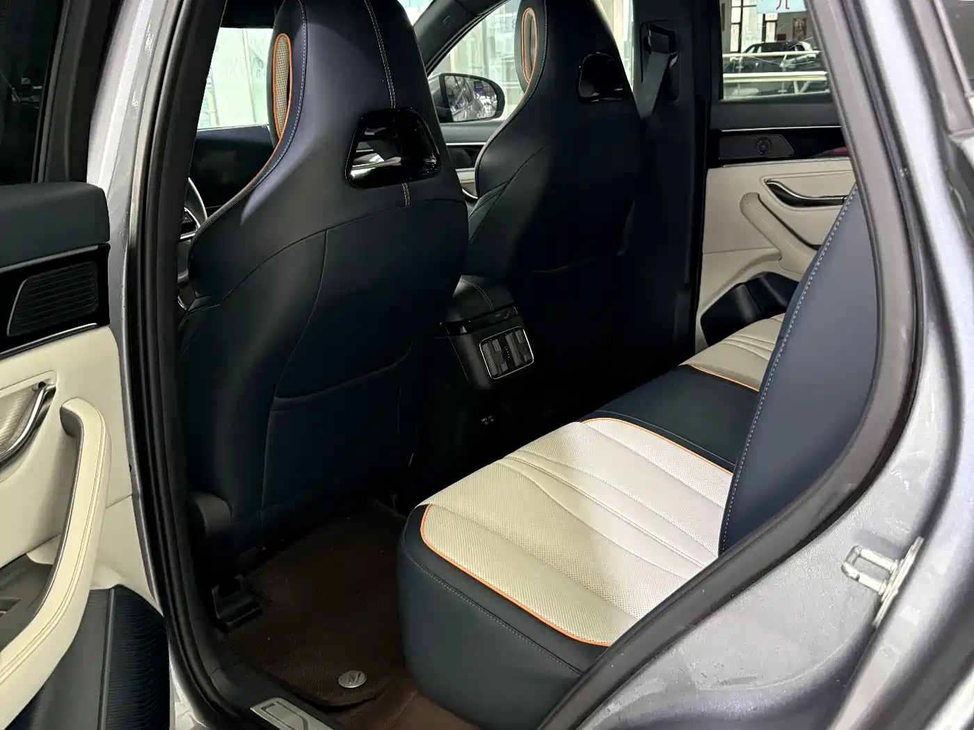 BYD Song PLUS PHEV 2024 Glory Edition DM-i 150km Flagship PLUS фото 9