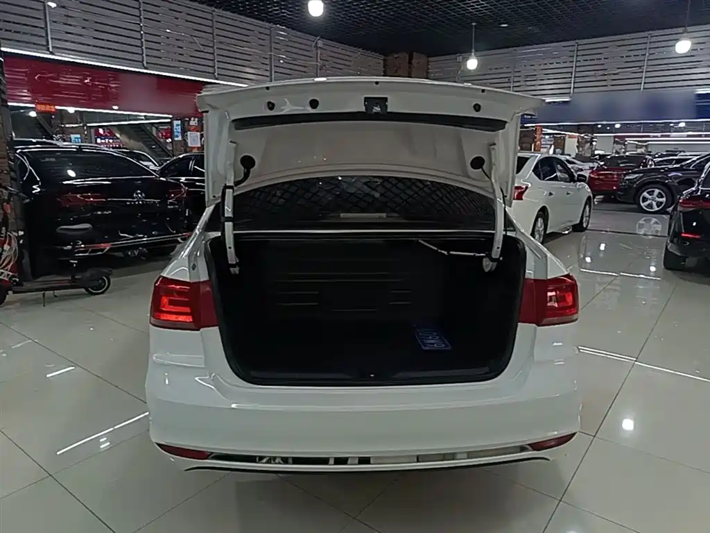 Volkswagen Santana 2018 1.5L Manual Trend Edition фото 19