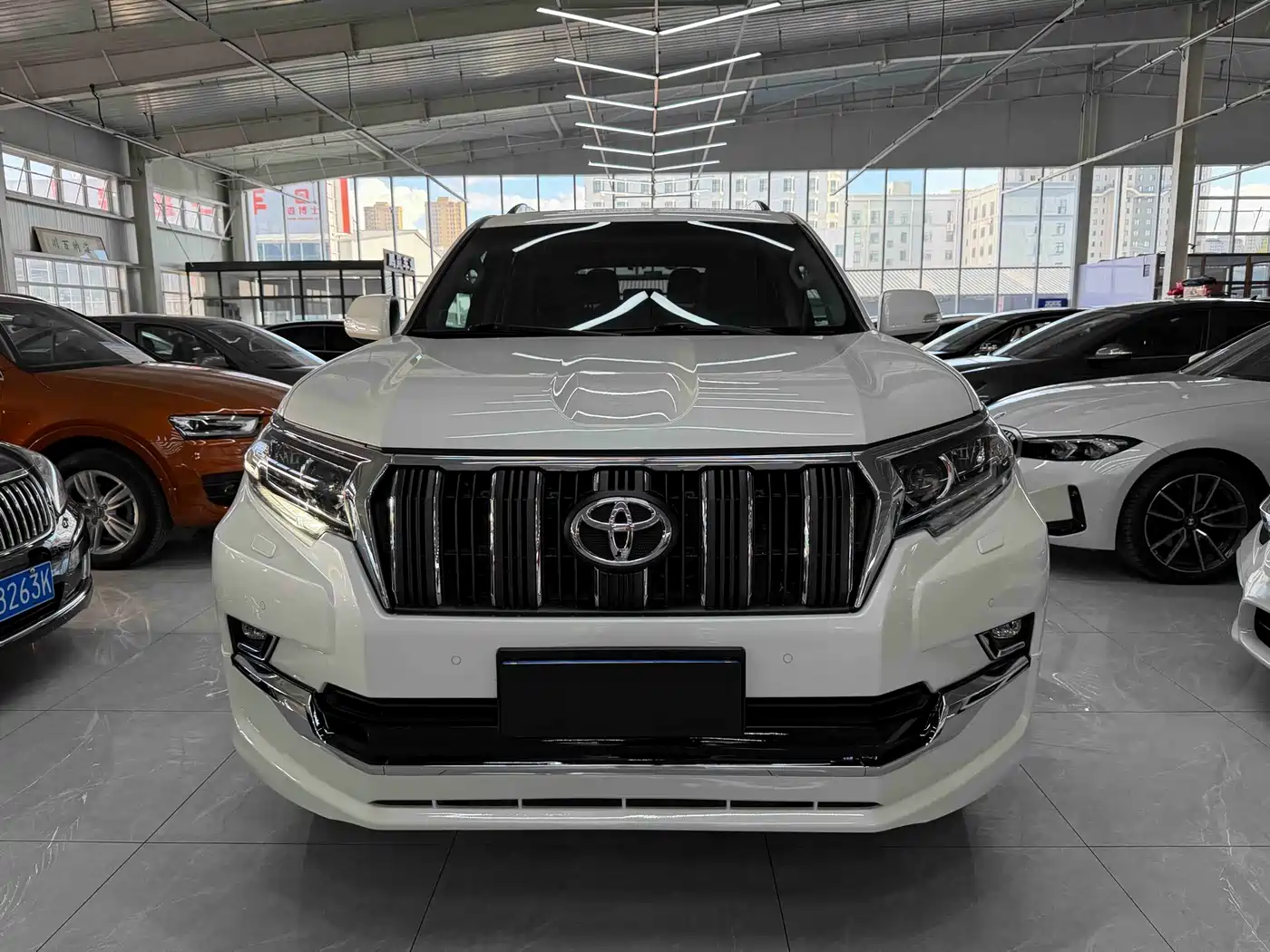 Toyota Prado 2019 3.5L Automatic TX-L Zunxiang Edition with Rear-mounted Spare Tire фото 2