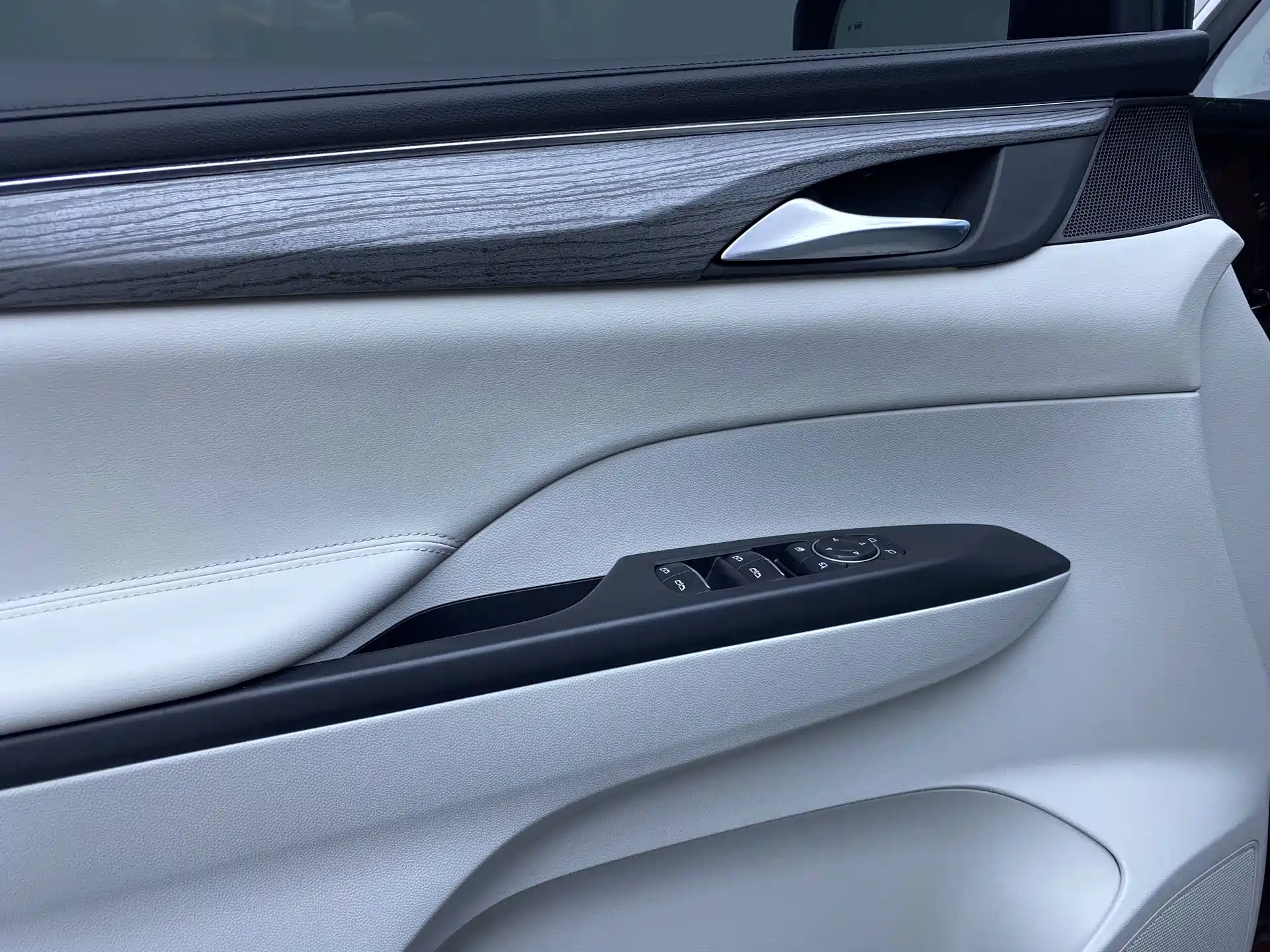 Фото 8 - Buick GL8