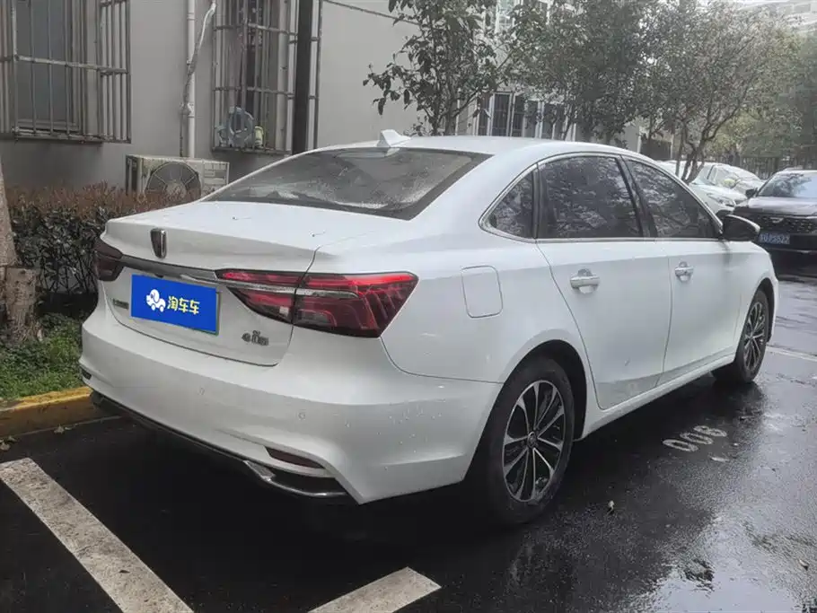 ROEWE I6 NEW ENERGY