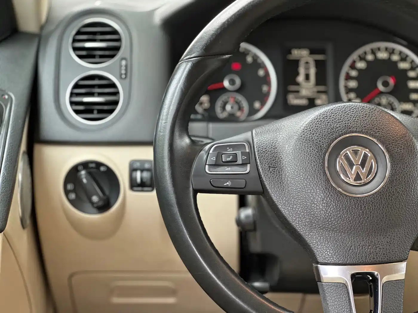Volkswagen Tiguan 2013 1.8TSI Manual 2WD Trend Edition фото 9