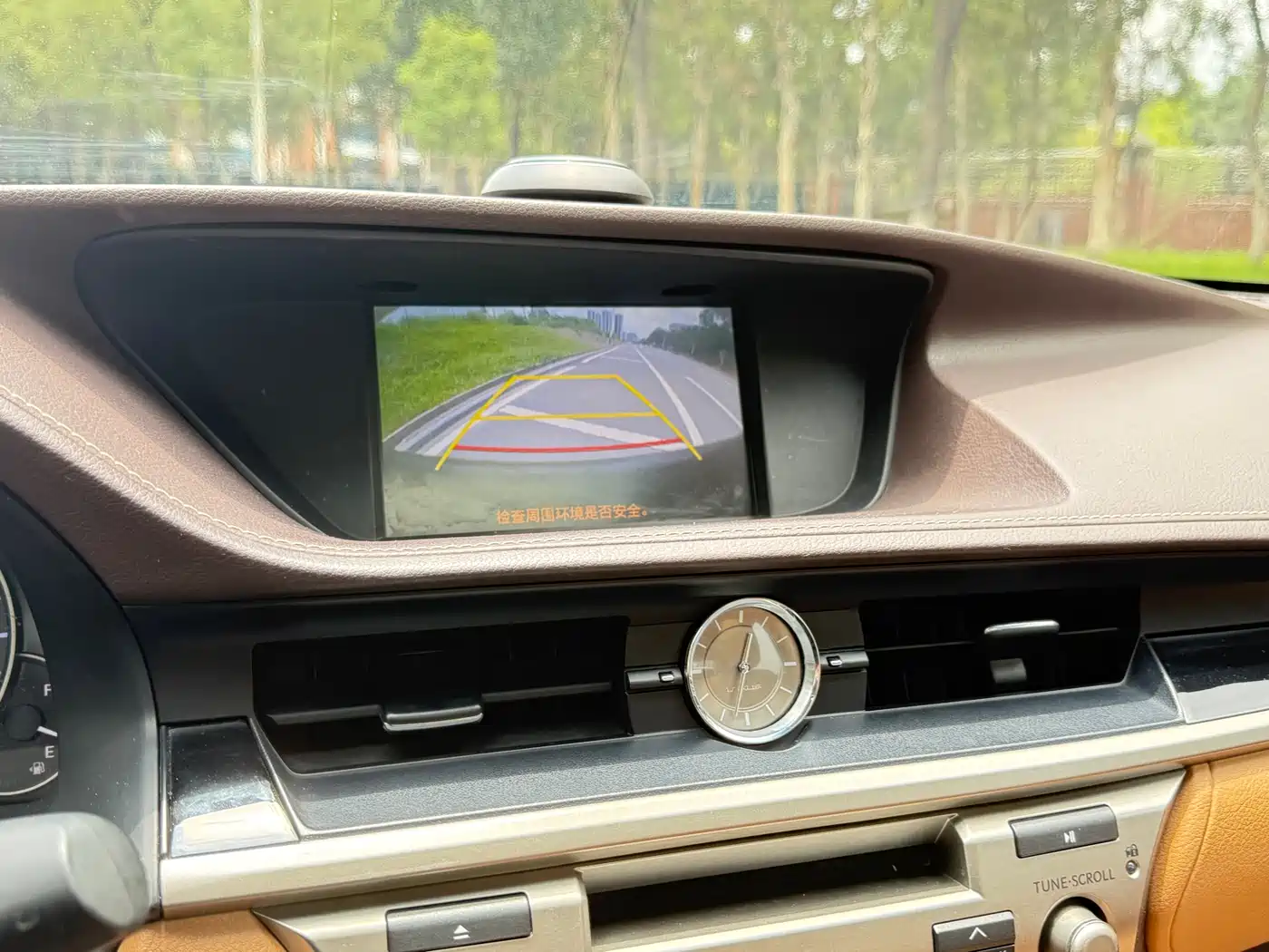 Lexus ES 2015 200 Elite Edition фото 15