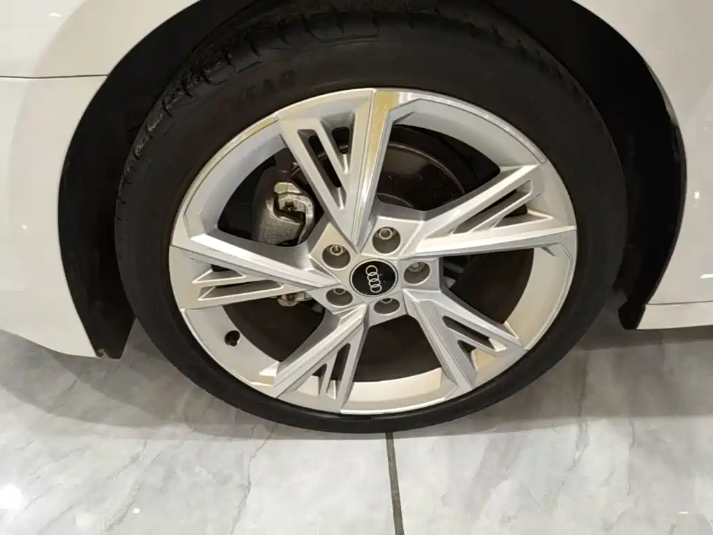 Фото 23 - Audi A3
