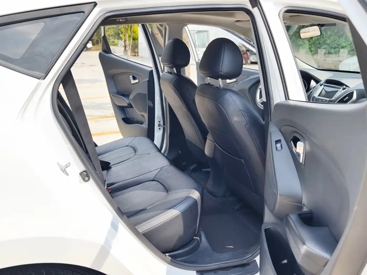 Hyundai Beijing Hyundai ix35 2015 2.0L Automatic 2WD Smart Type China IV фото 17