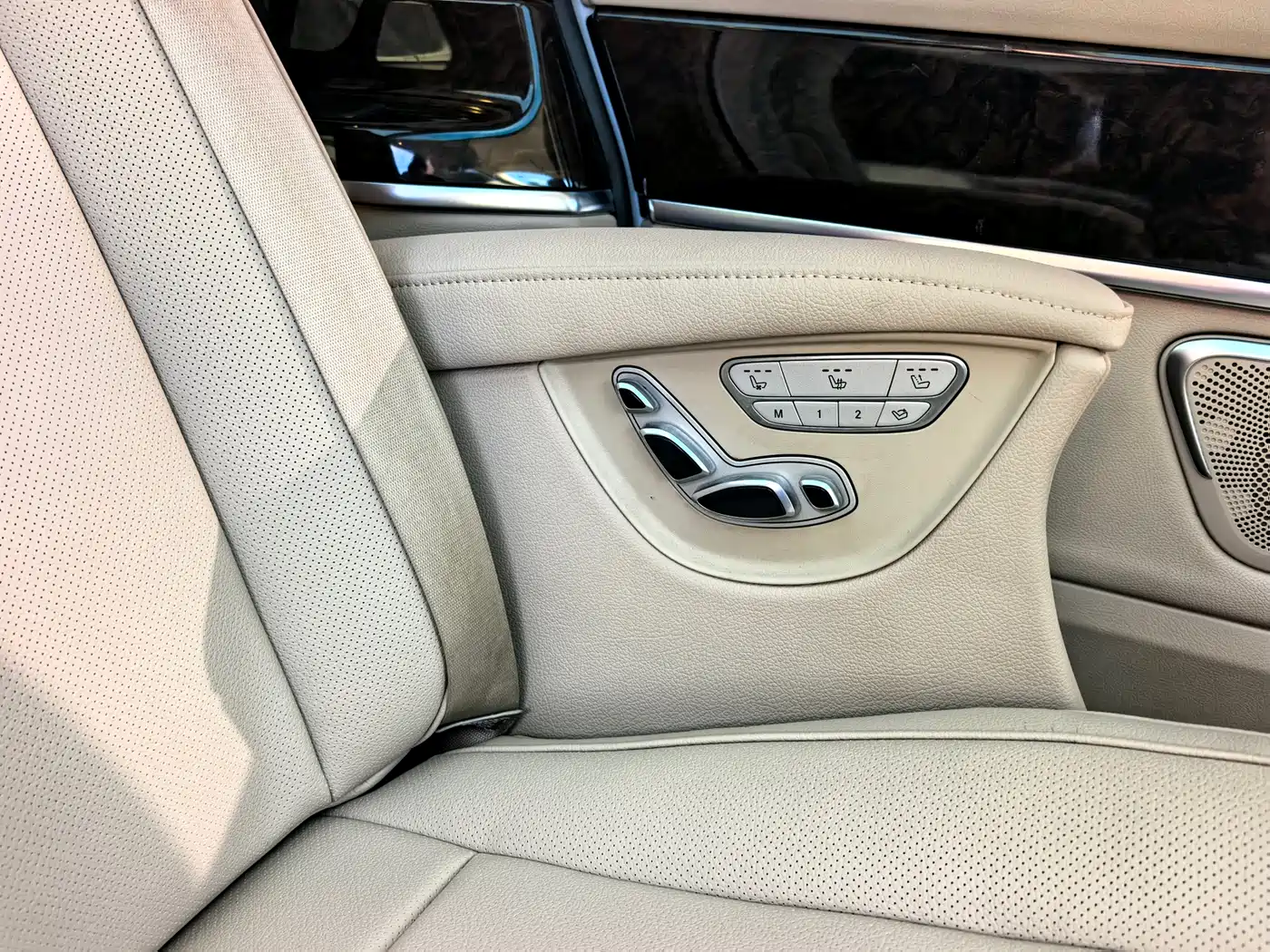 Mercedes-Benz V-Class 2016 V 260 L Premium Long фото 9