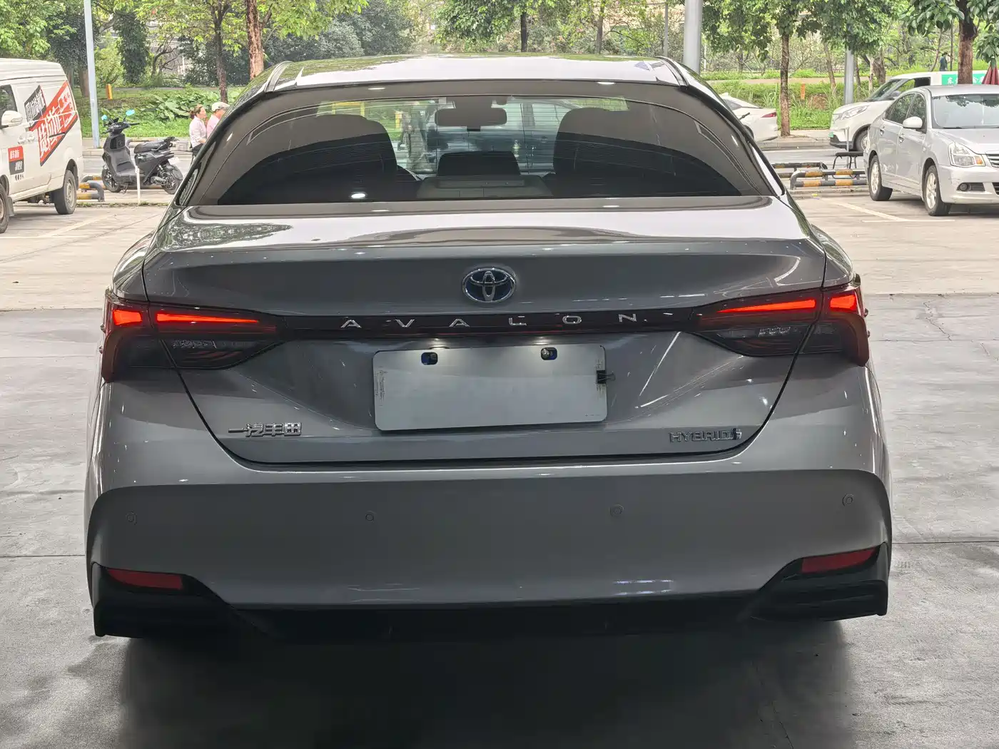 Toyota Avalon 2019 Hybrid 2.5L Luxury Edition China VI фото 10
