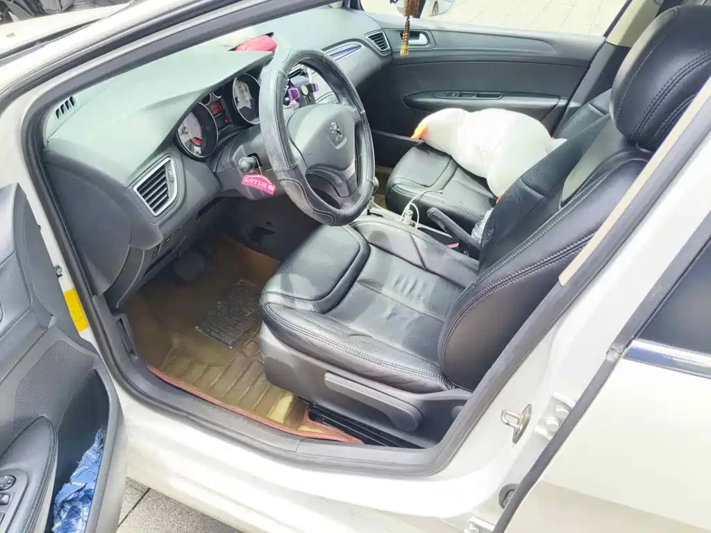 Фото 8 - Peugeot 308