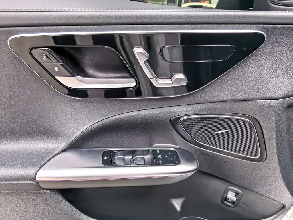 Фото 5 - Mercedes-Benz C-Class