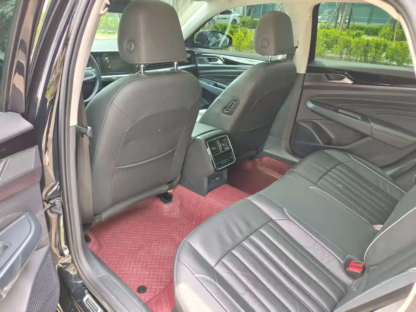 Volkswagen Passat 2022 330TSI Starlight Elite Edition фото 12