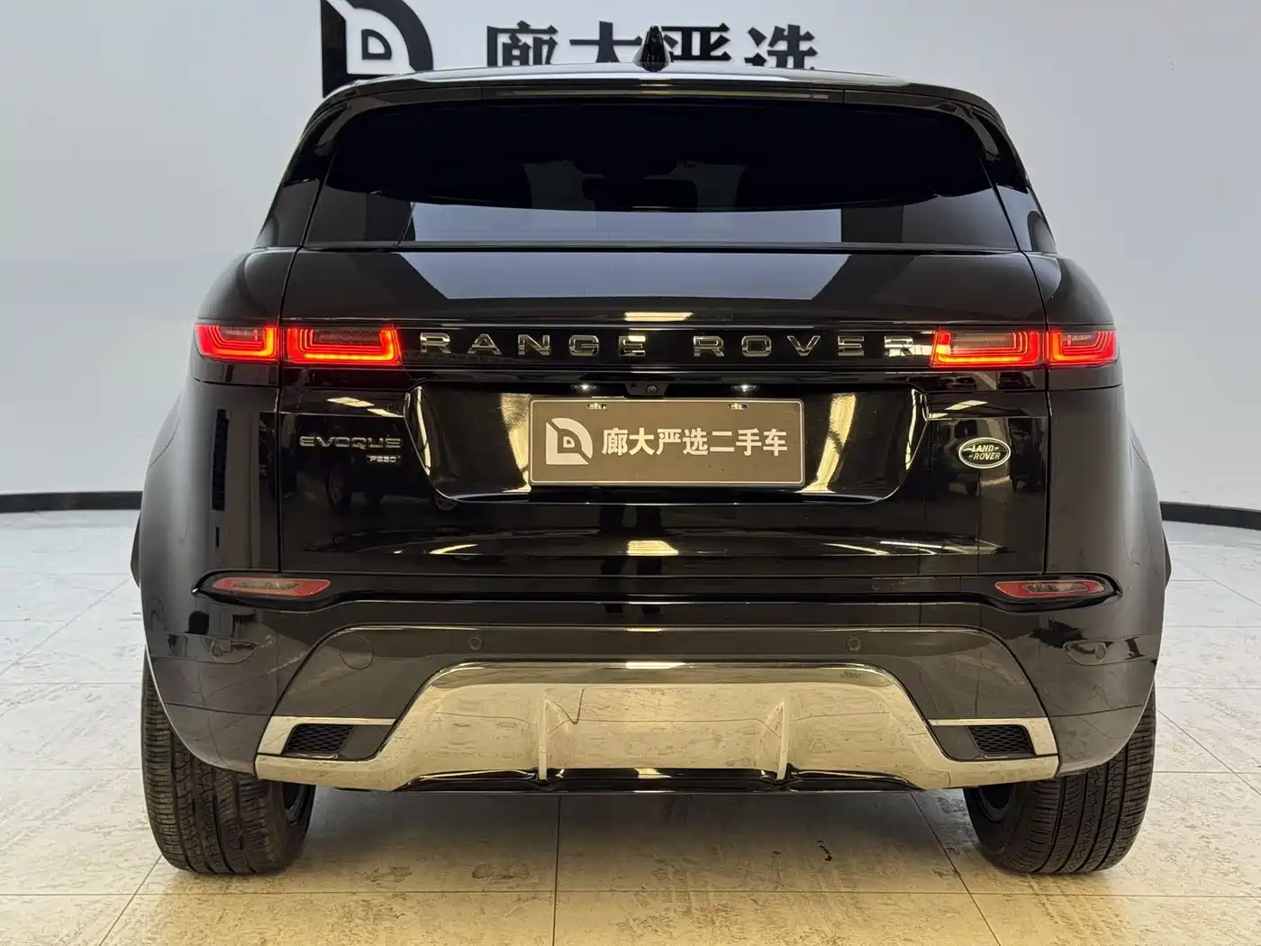 Land Rover Range Rover Evoque 2023 Range Rover Evoque L 249PS Luxury Edition фото 2