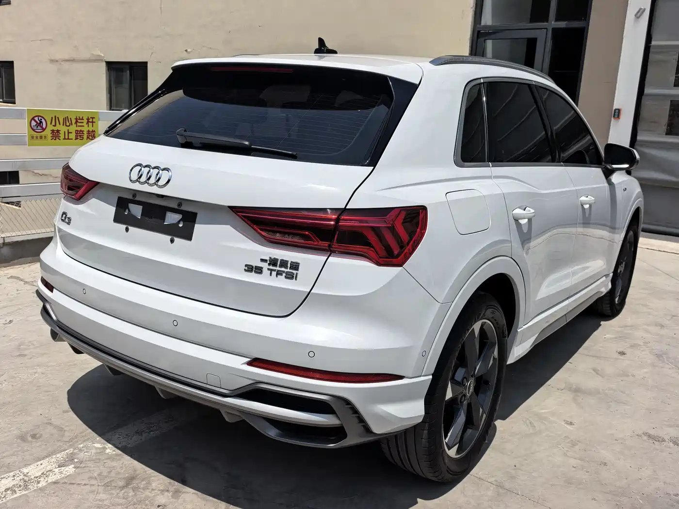 Audi Q3 2022 35 TFSI Fashion Dynamic фото 9