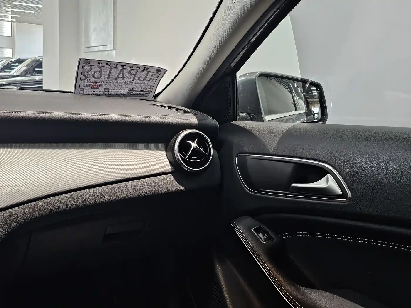 Mercedes-Benz GLA 2015 GLA 220 4MATIC Fashion Edition фото 8