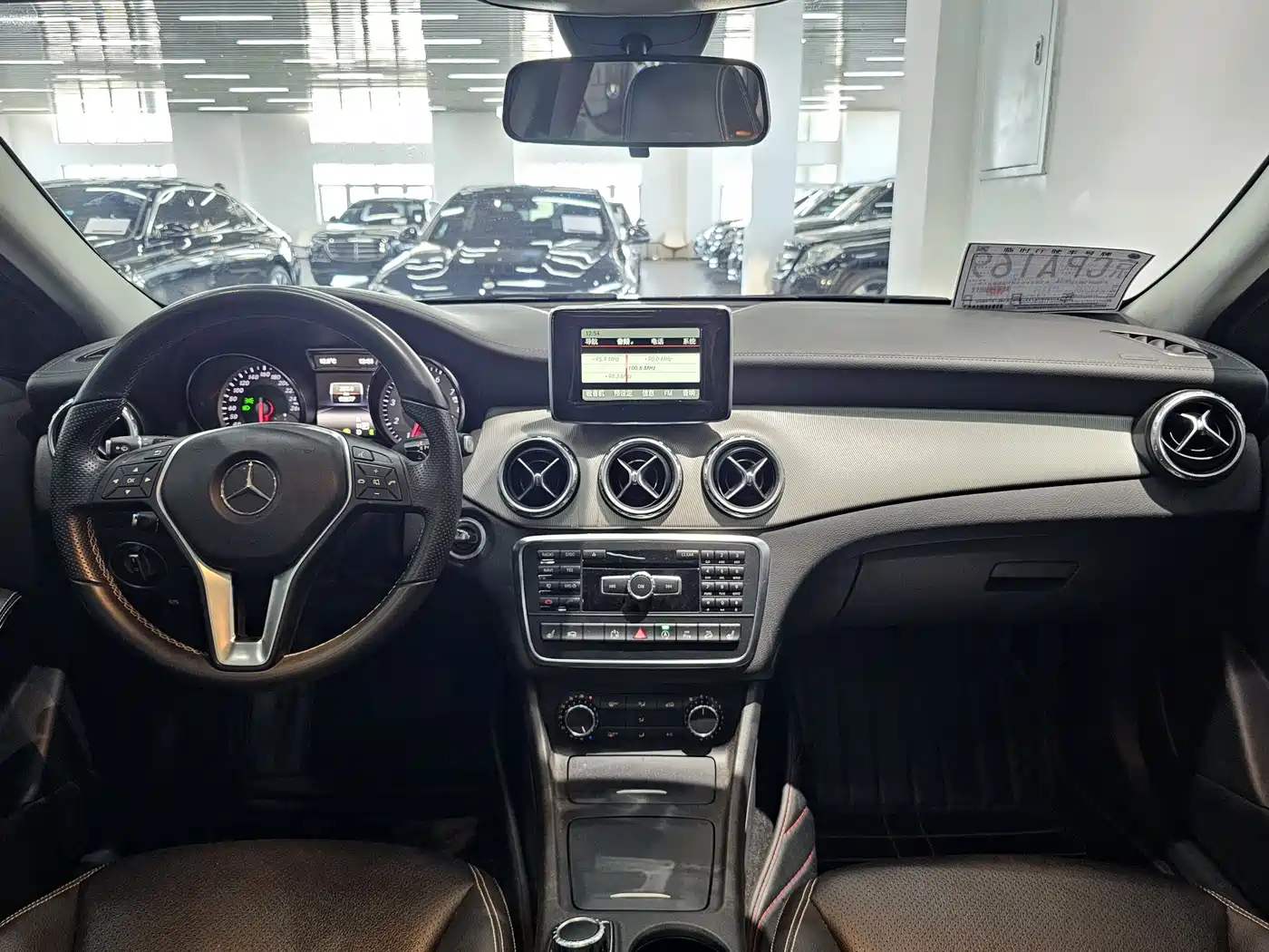 Mercedes-Benz GLA 2015 GLA 220 4MATIC Fashion Edition фото 6