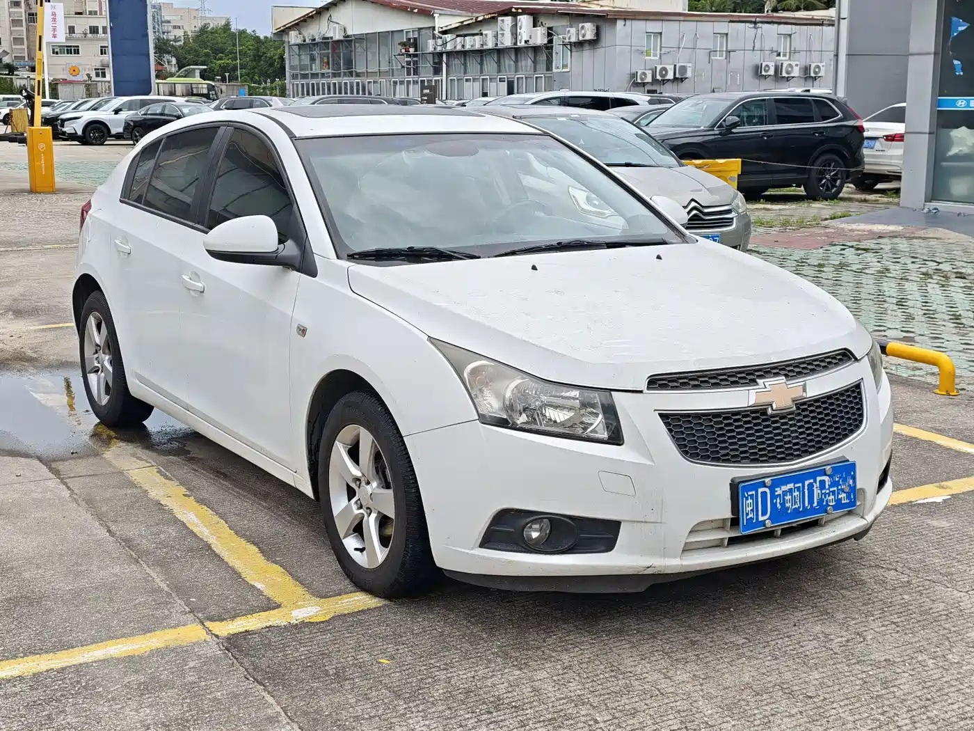 Chevrolet Cruze 2013 Hatchback 1.6L Automatic Luxury фото 3