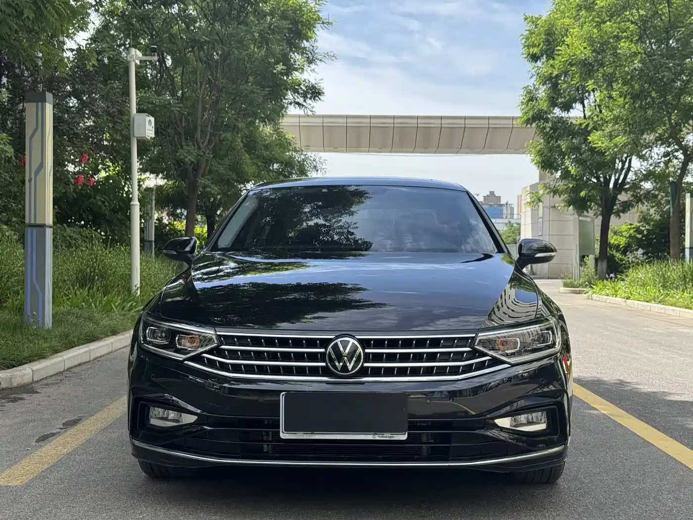 Volkswagen Magotan 2023 2 Million Units Anniversary Edition 330TSI DSG Leading Type фото 2