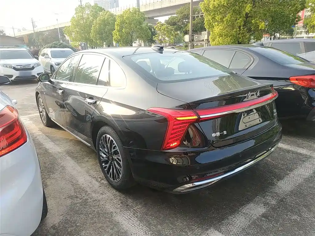 Hongqi H5 2024 2.0T Automatic Smart Connect Flag Smooth Edition фото 23