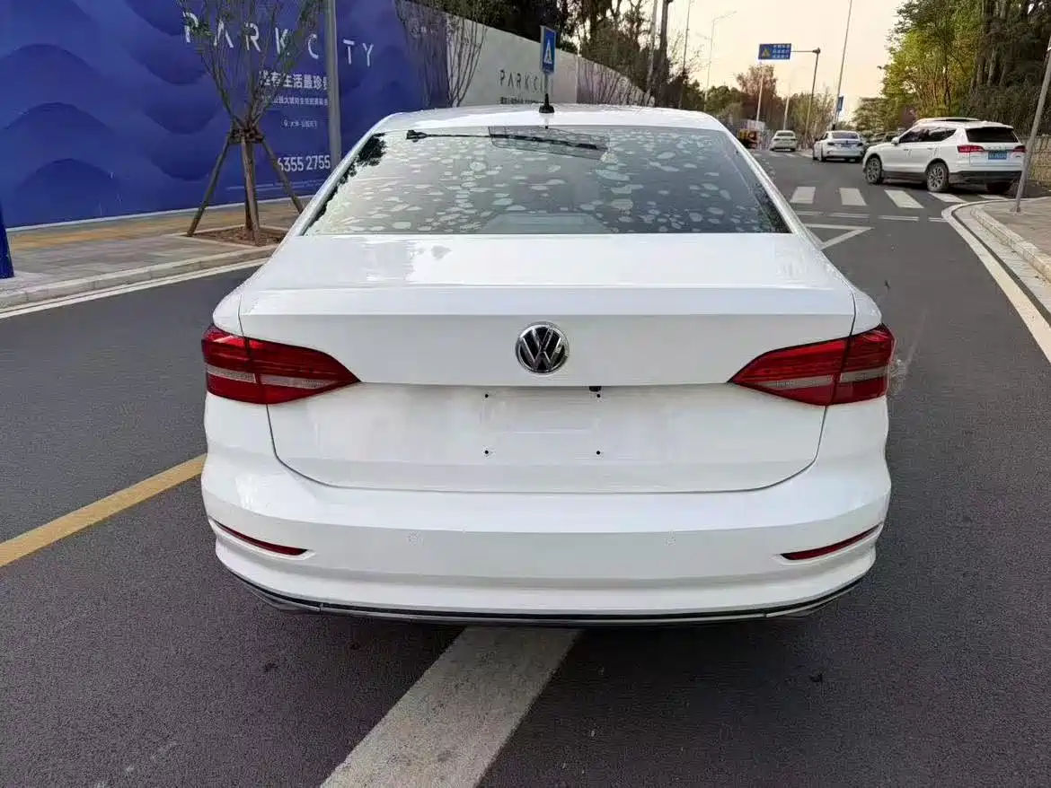 Volkswagen Lavida 2019 1.5L Automatic Comfort Edition China VI фото 8